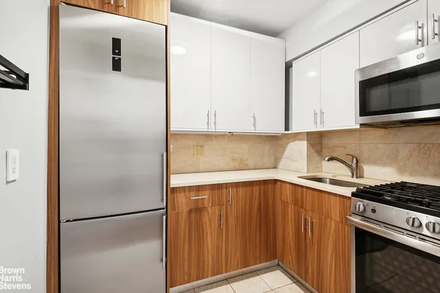 $355,000 | 649 2nd Avenue, Unit 4H | Murray Hill