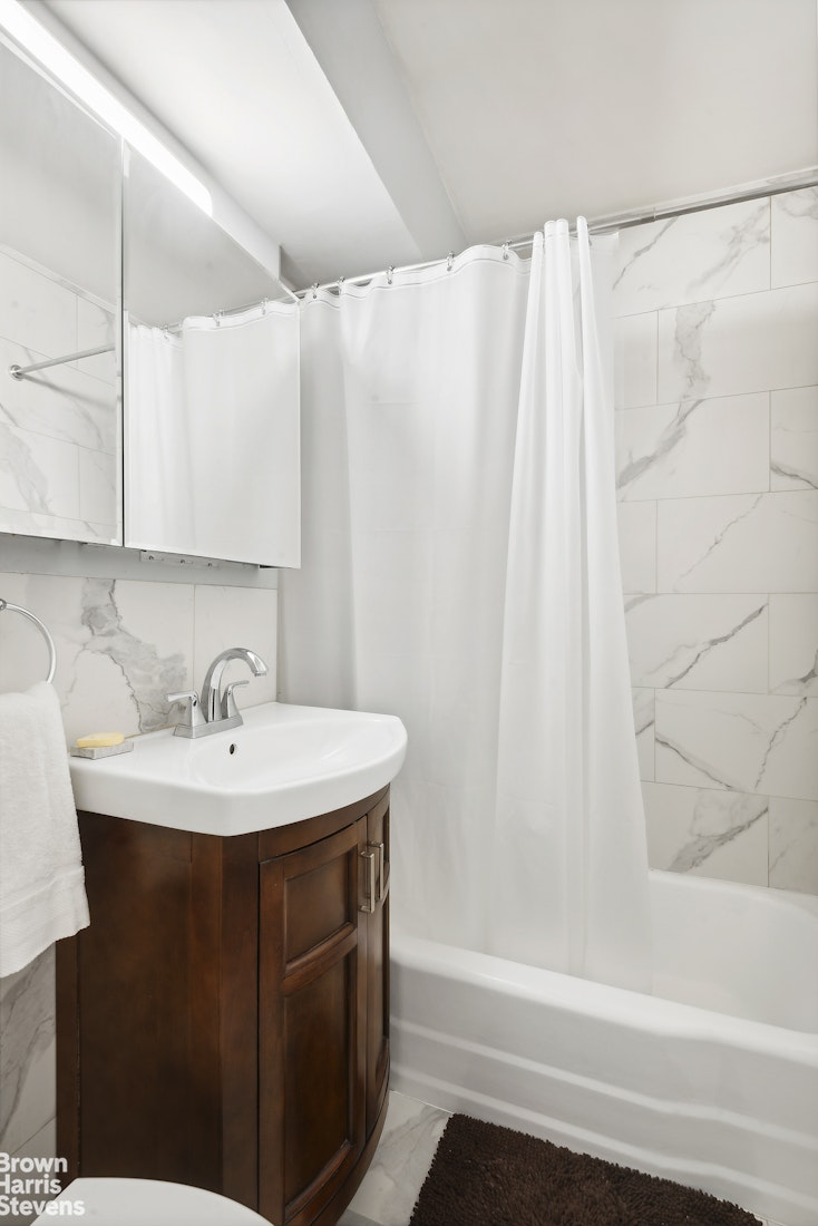 649 2nd Avenue, Unit 4H Manhattan, NY 10016 - Photo 4 of 7