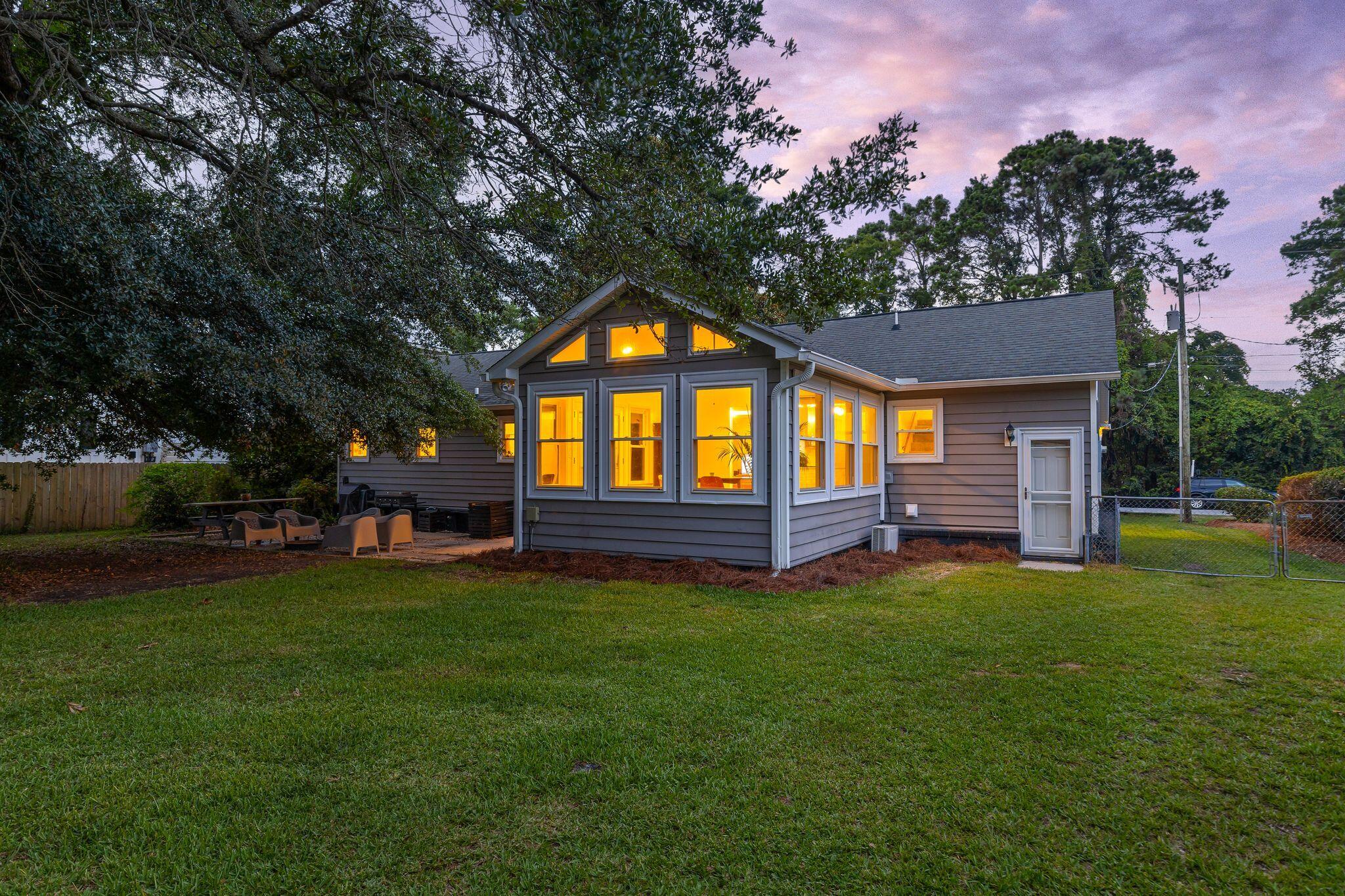317 Hawthorne Street Mount Pleasant, SC 29464 - Photo 33 of 55 317-Hawthorne-49