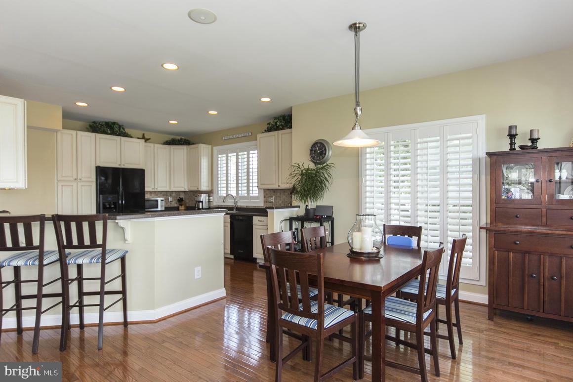 6908 River Drive Road Baltimore, MD 21219 - Photo 6 of 30 Kitchen