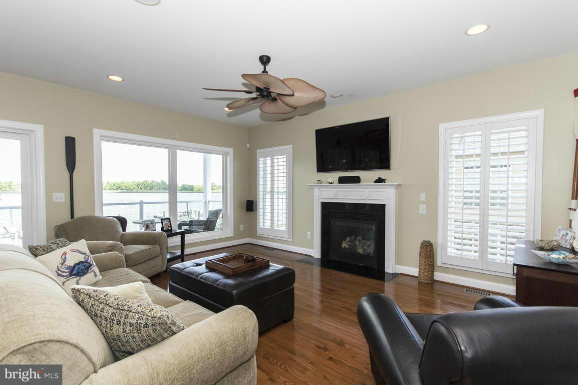 6908 River Drive Road Baltimore, MD 21219 - Photo 7 of 30 Interior (General)