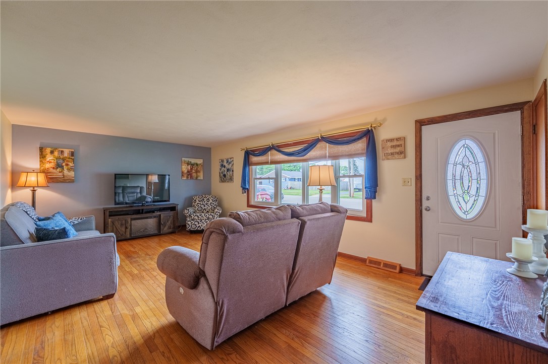 23 Dronfield Road Troy, OH 45373 - Photo 6 of 38 Gallery Image 6