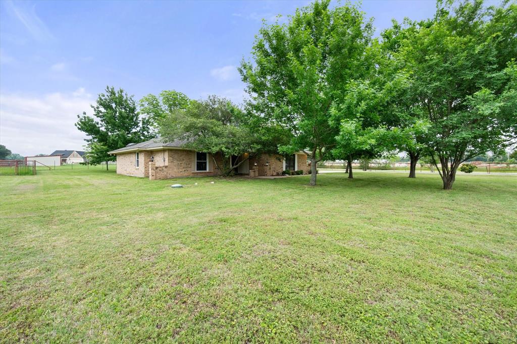 7155 Stephenson Levy Road Burleson, TX 76028 - Photo 4 of 32