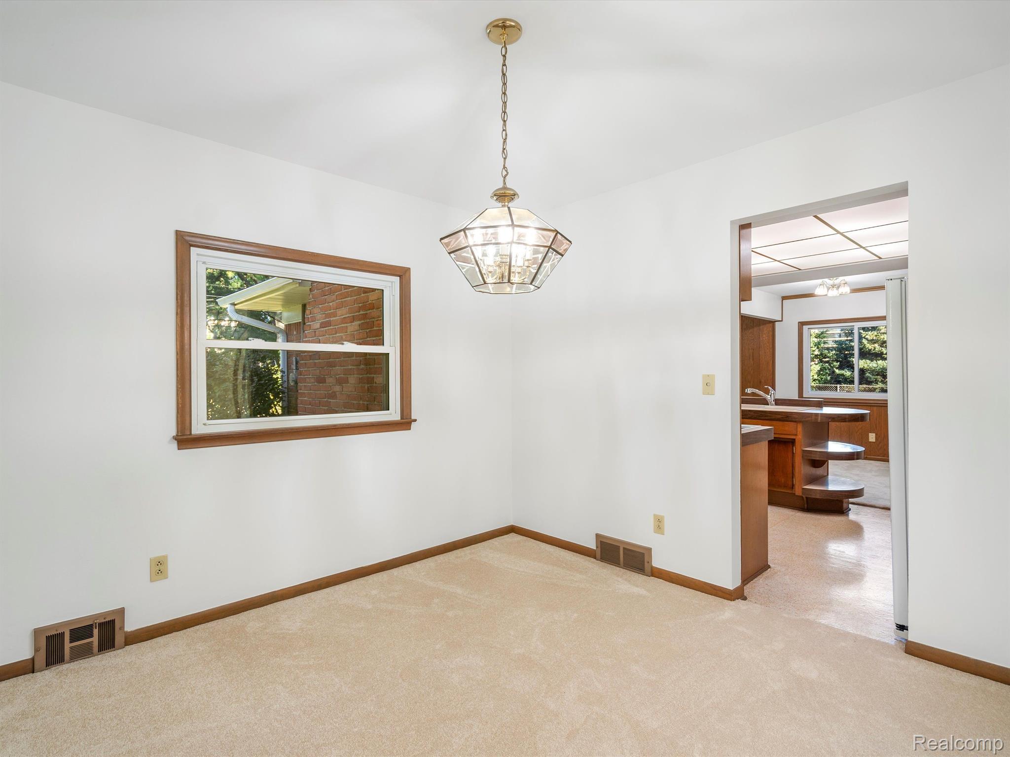 512 Old Perch Road Rochester, MI 48309 - Photo 11 of 35 Gallery Image 11