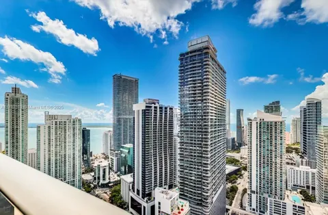 $690,000 | 45 Southwest 9th Street, Unit 4104, Miami, FL 33130