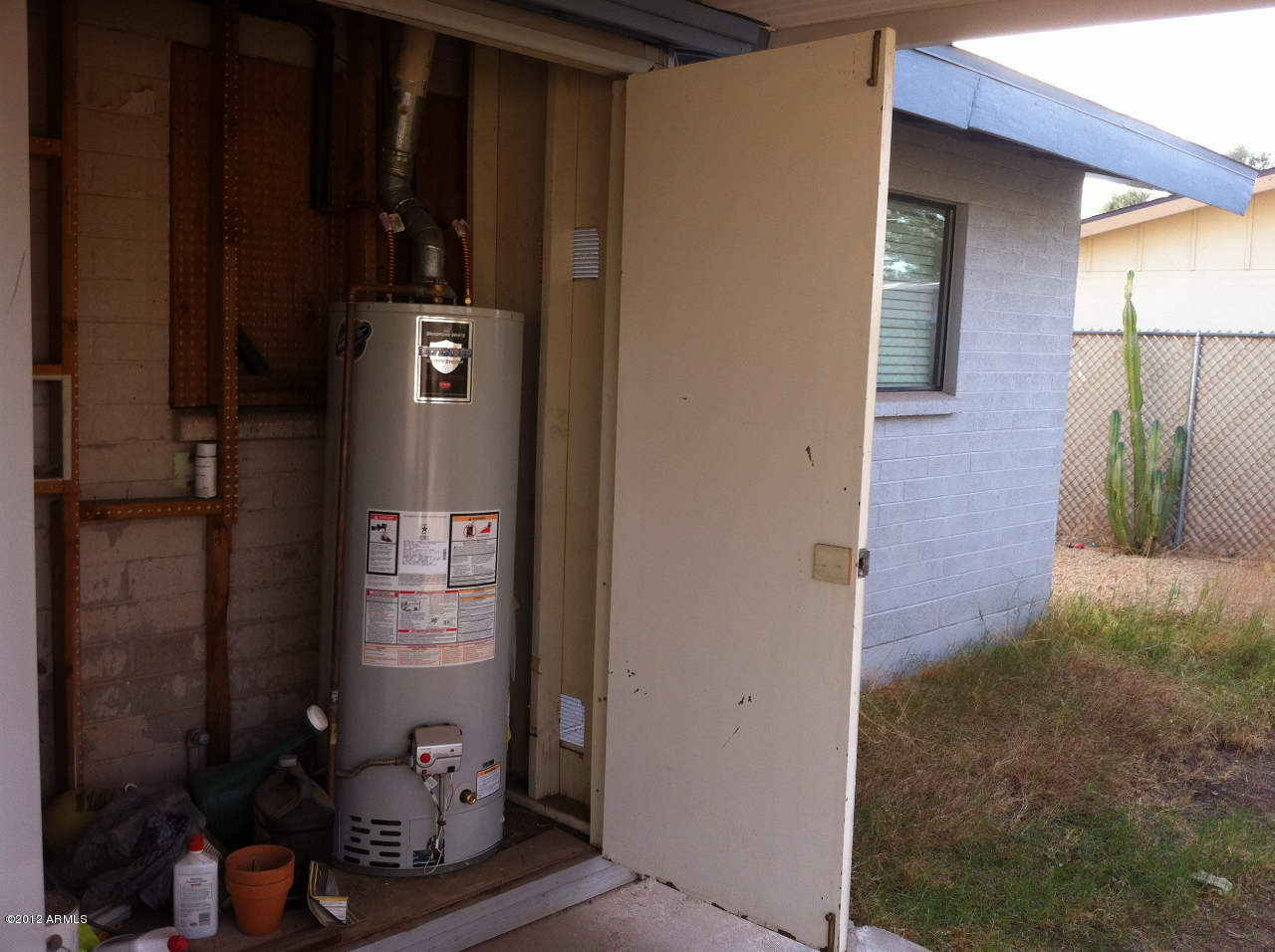 3614 West Ruth Avenue Phoenix, AZ 85051 - Photo 14 of 19 HOT_WATER_HEATER