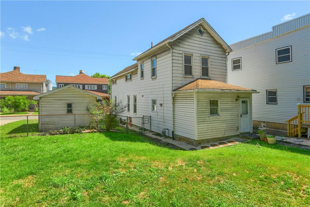 1550 Glenn Way McKees Rocks, PA 15136 - Photo 8 of 30