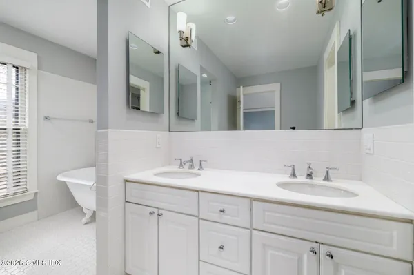 $10,000 | 49 Indian Harbor Drive, Unit 7, Greenwich, CT 06830