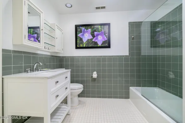 $10,000 | 49 Indian Harbor Drive, Unit 7, Greenwich, CT 06830