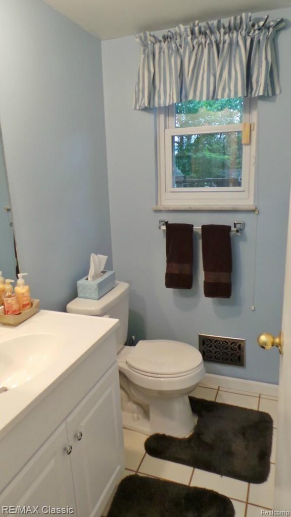 2218 Lone Tree Road Highland, MI 48357 - Photo 14 of 25 Half bath