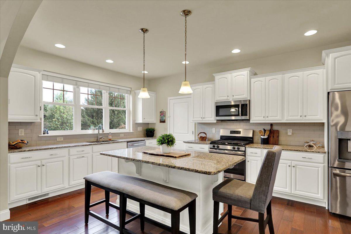 648 Dorset Street Lititz, PA 17543 - Photo 13 of 51 Classic white cabinetry!