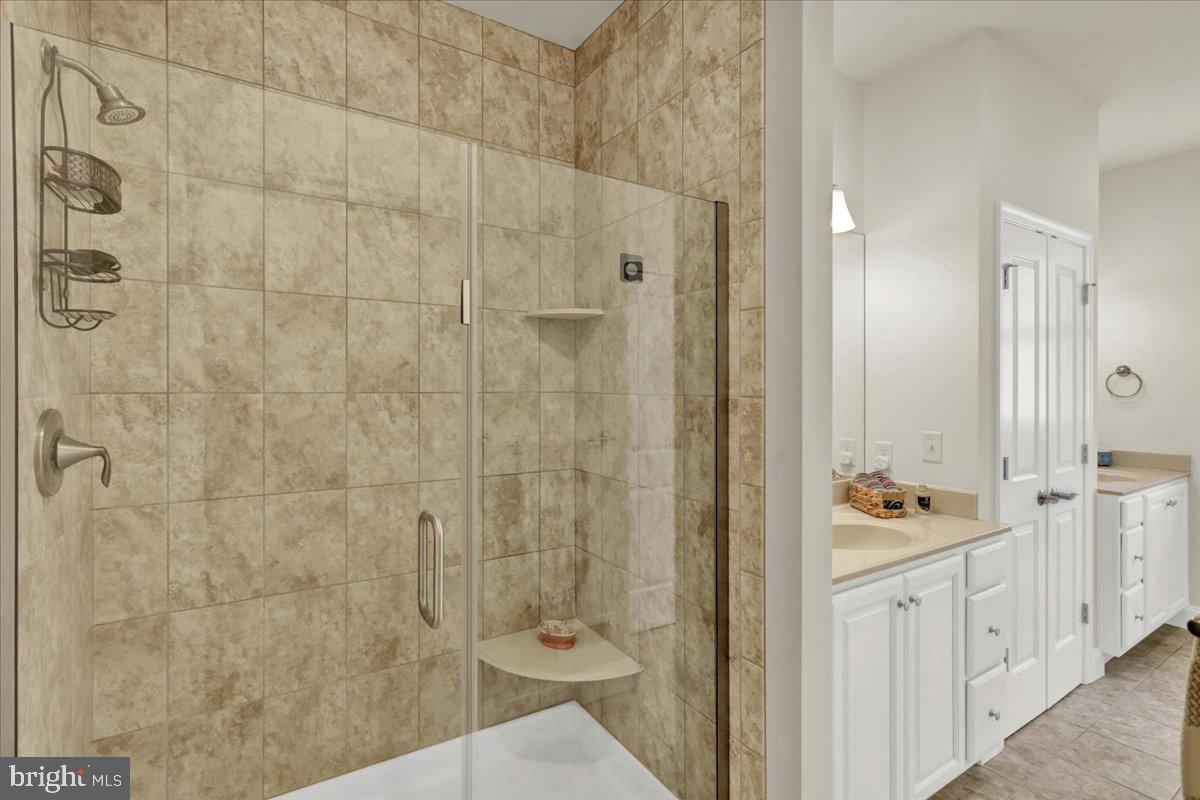 648 Dorset Street Lititz, PA 17543 - Photo 26 of 51 Walk-in tile shower