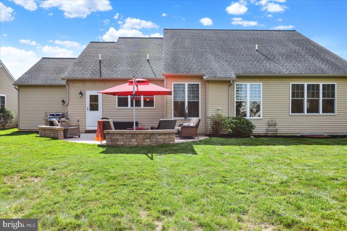 648 Dorset Street Lititz, PA 17543 - Photo 46 of 51 Rear View - 3 separate doors from house to yard!