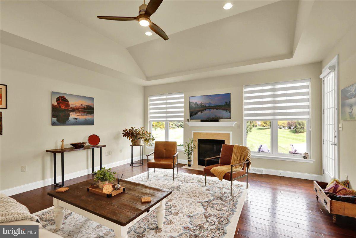 648 Dorset Street Lititz, PA 17543 - Photo 7 of 51 Huge Windows - super nice shades!