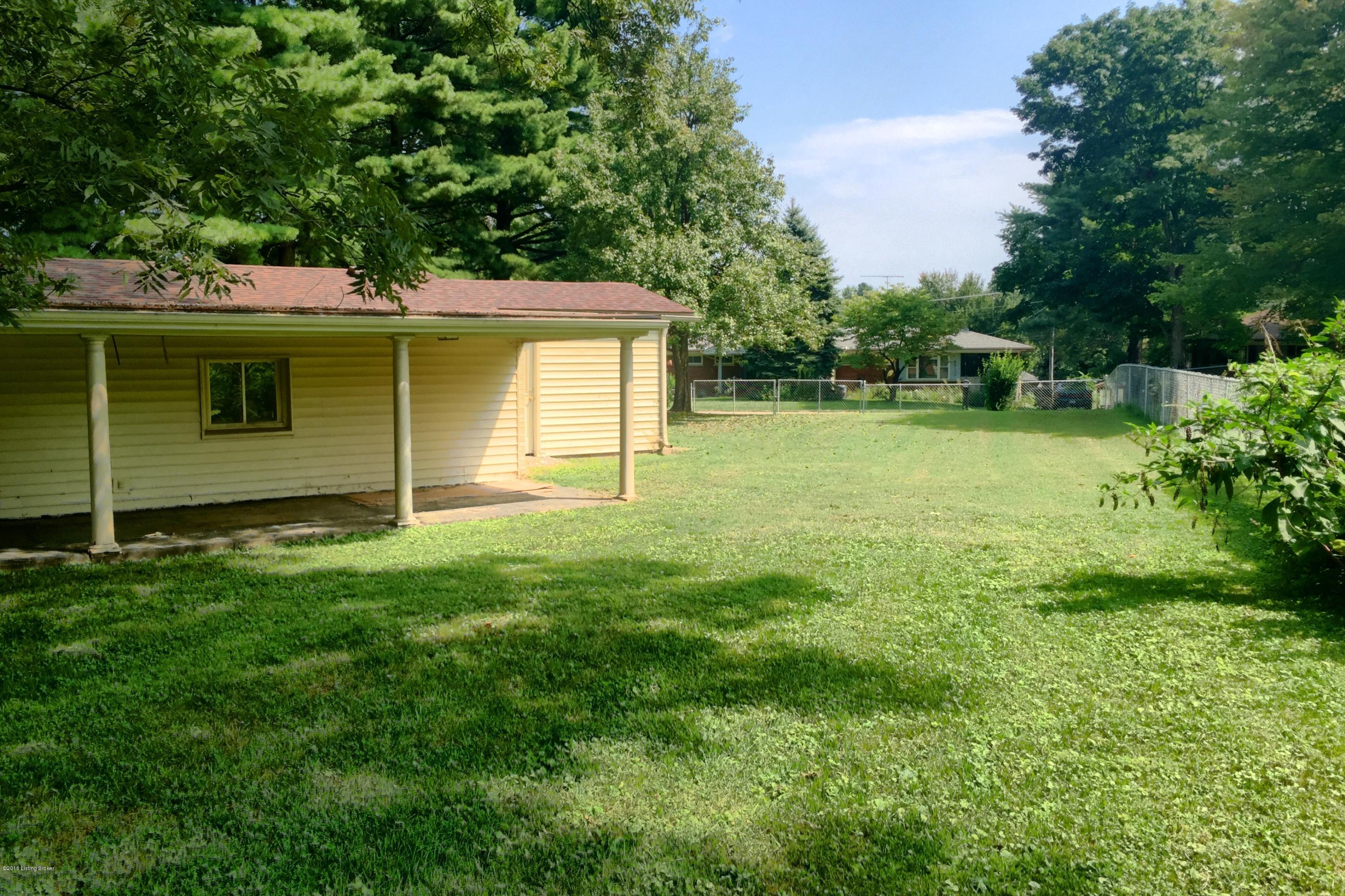 4707 Clarmar Road Jeffersontown, KY 40299 - Photo 10 of 22 IMG_7843