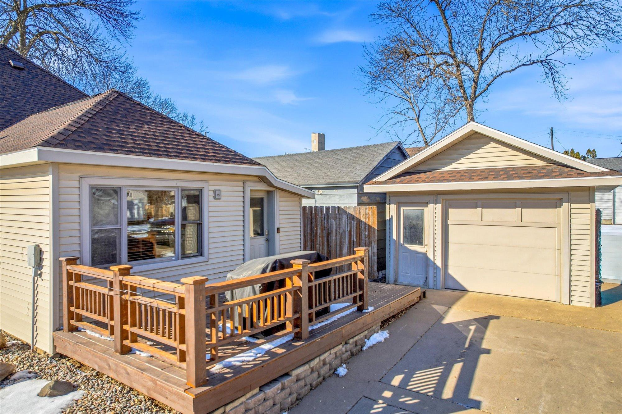 1090 7th Avenue Baldwin, WI 54002 - Photo 2 of 52