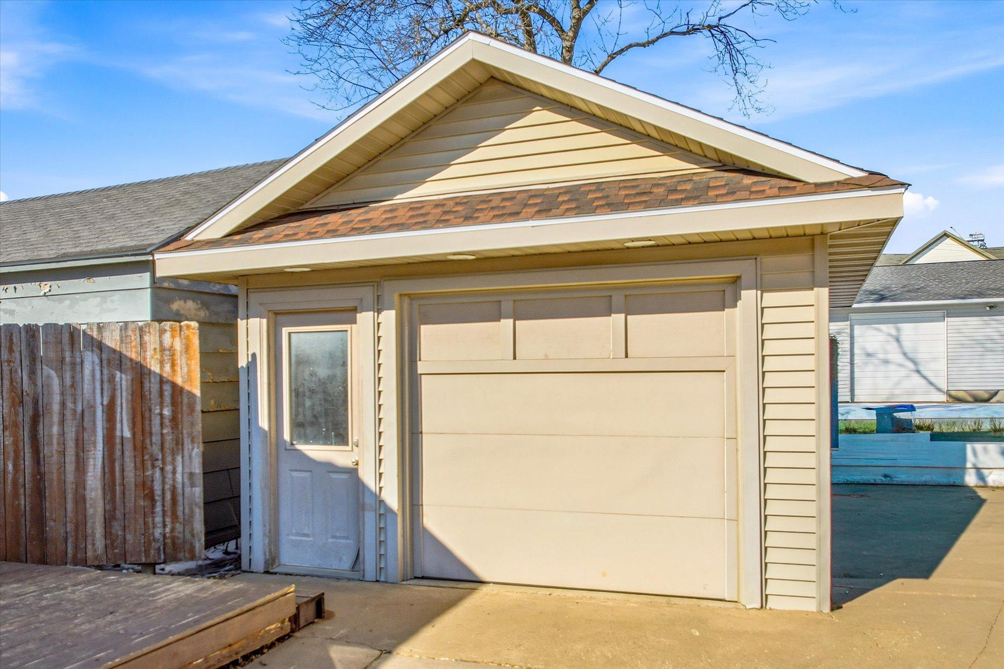 1090 7th Avenue Baldwin, WI 54002 - Photo 4 of 52