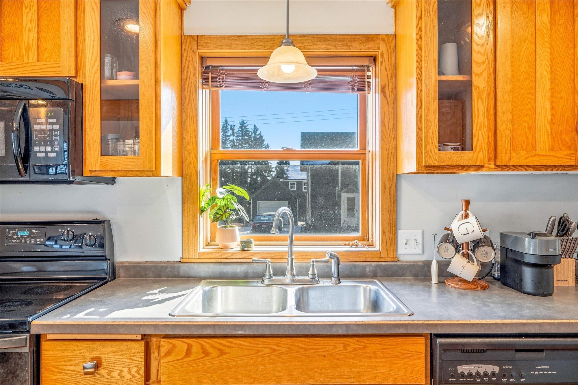 1090 7th Avenue Baldwin, WI 54002 - Photo 8 of 52