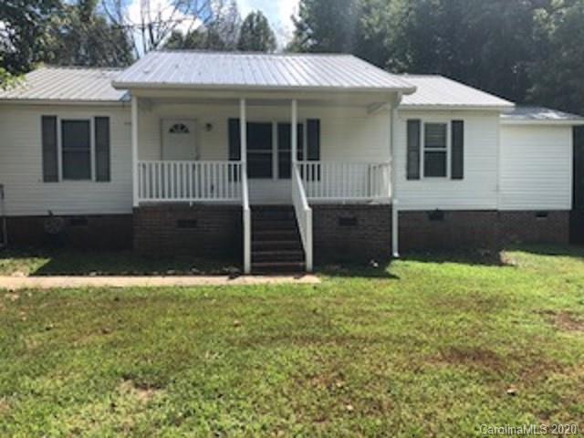 4525 Hickory Grove Road Sharon, SC 29742 - Photo 32 of 35 a front view of a house with a yard