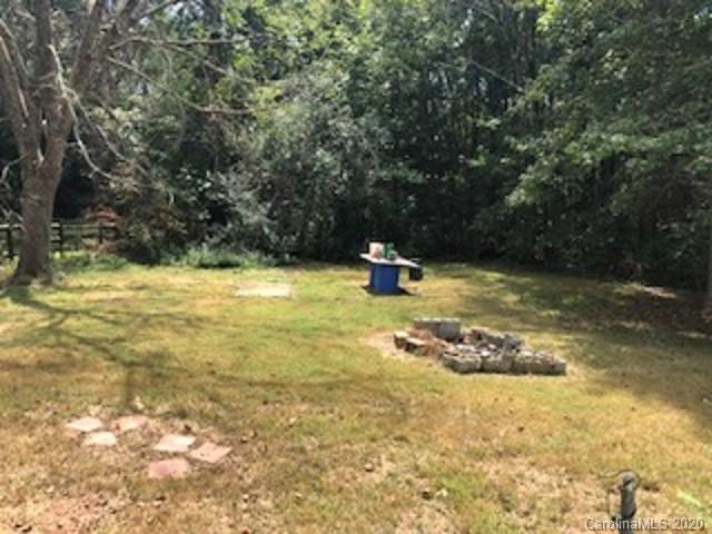 4525 Hickory Grove Road Sharon, SC 29742 - Photo 35 of 35 a view of a water fountain