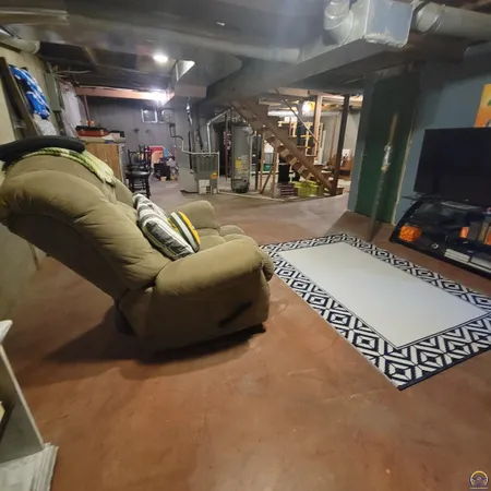 $164,500 | 722 Dakota Avenue, Holton, KS 66436