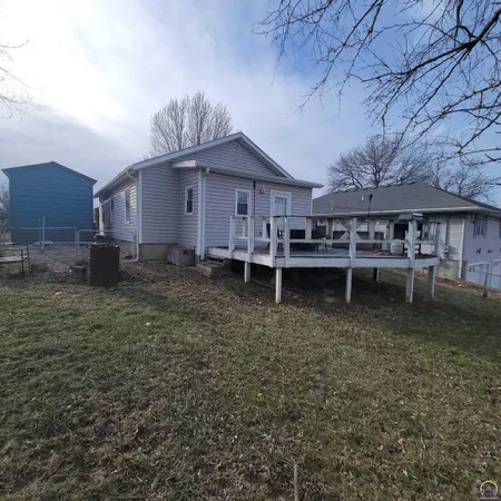 $164,500 | 722 Dakota Avenue, Holton, KS 66436