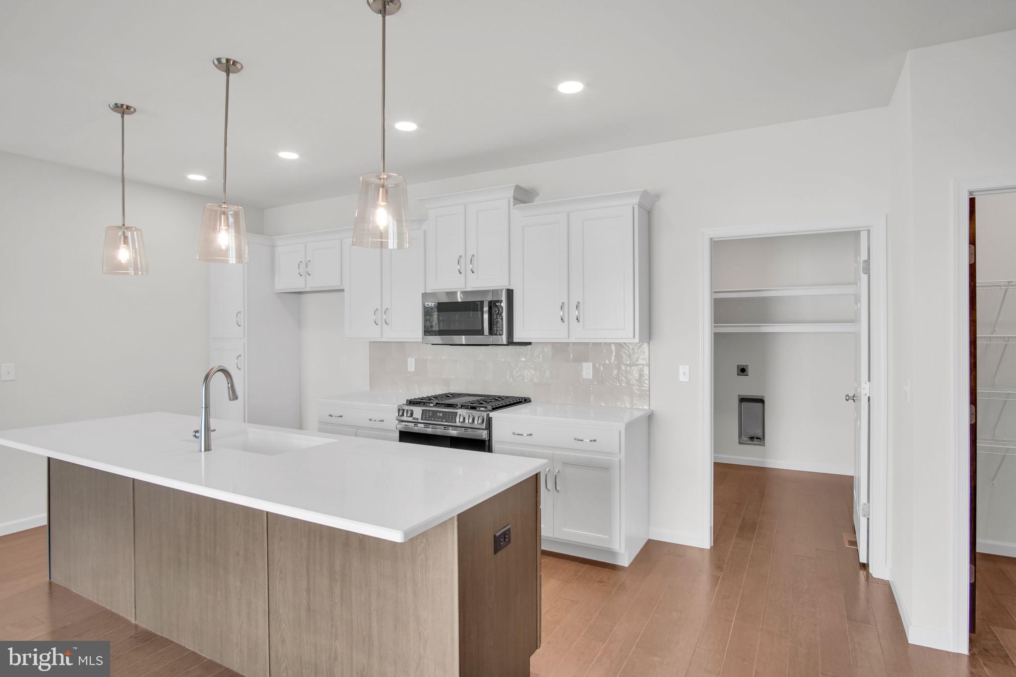 855 Shadowbrooke Dover, PA 17315 - Photo 4 of 12 Kitchen II