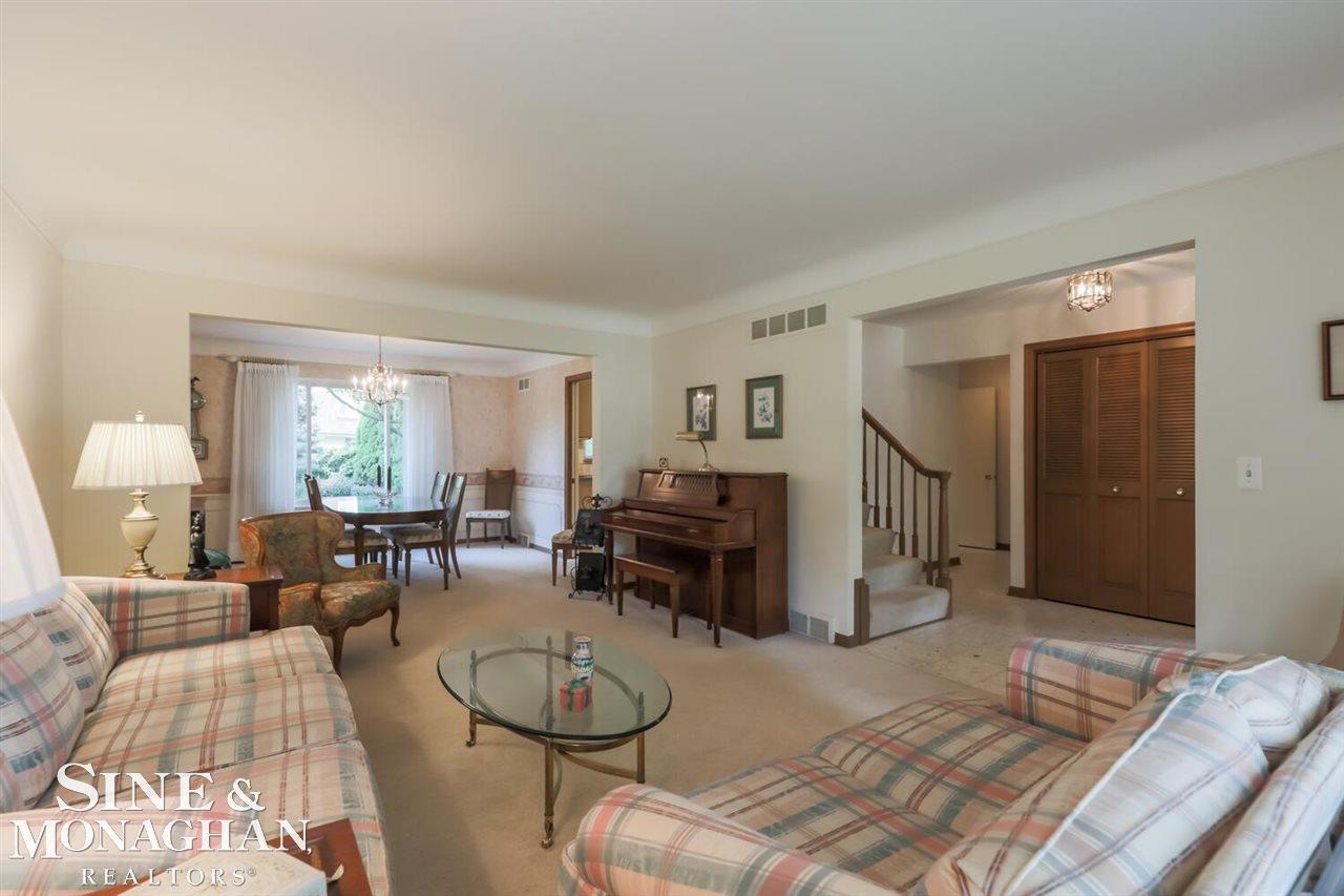 21441 River Road Grosse Pointe, MI 48236 - Photo 12 of 45 Living Room