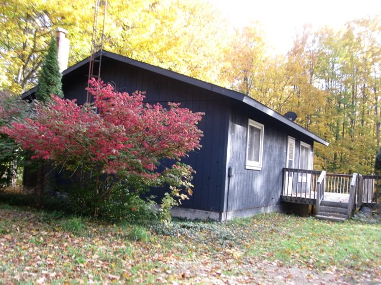 1708 Cool Road Southeast Kalkaska, MI 49646 - Photo 13 of 32 1824610-12.JPG