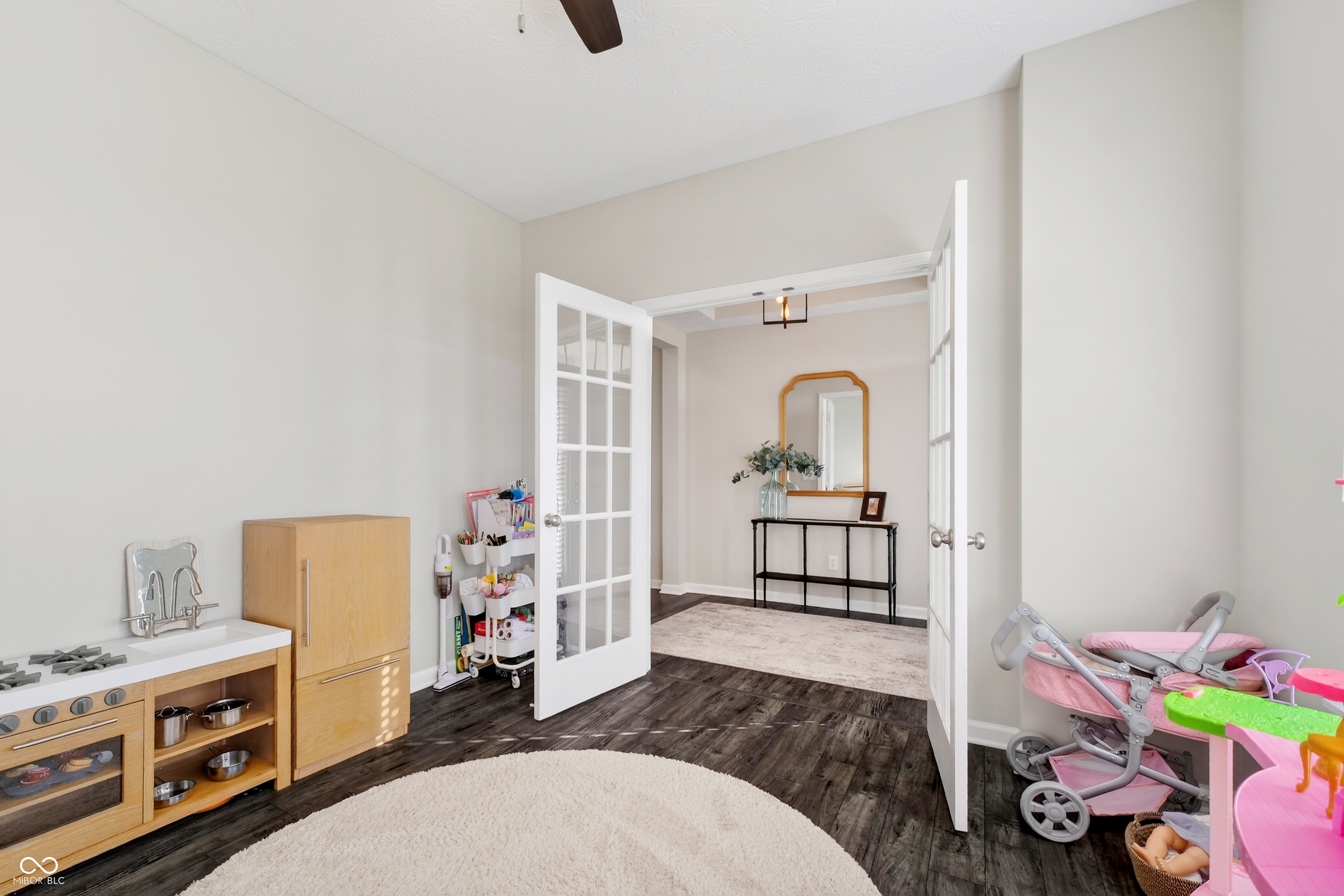 9697 Denrose Drive Fishers, IN 46040 - Photo 7 of 48