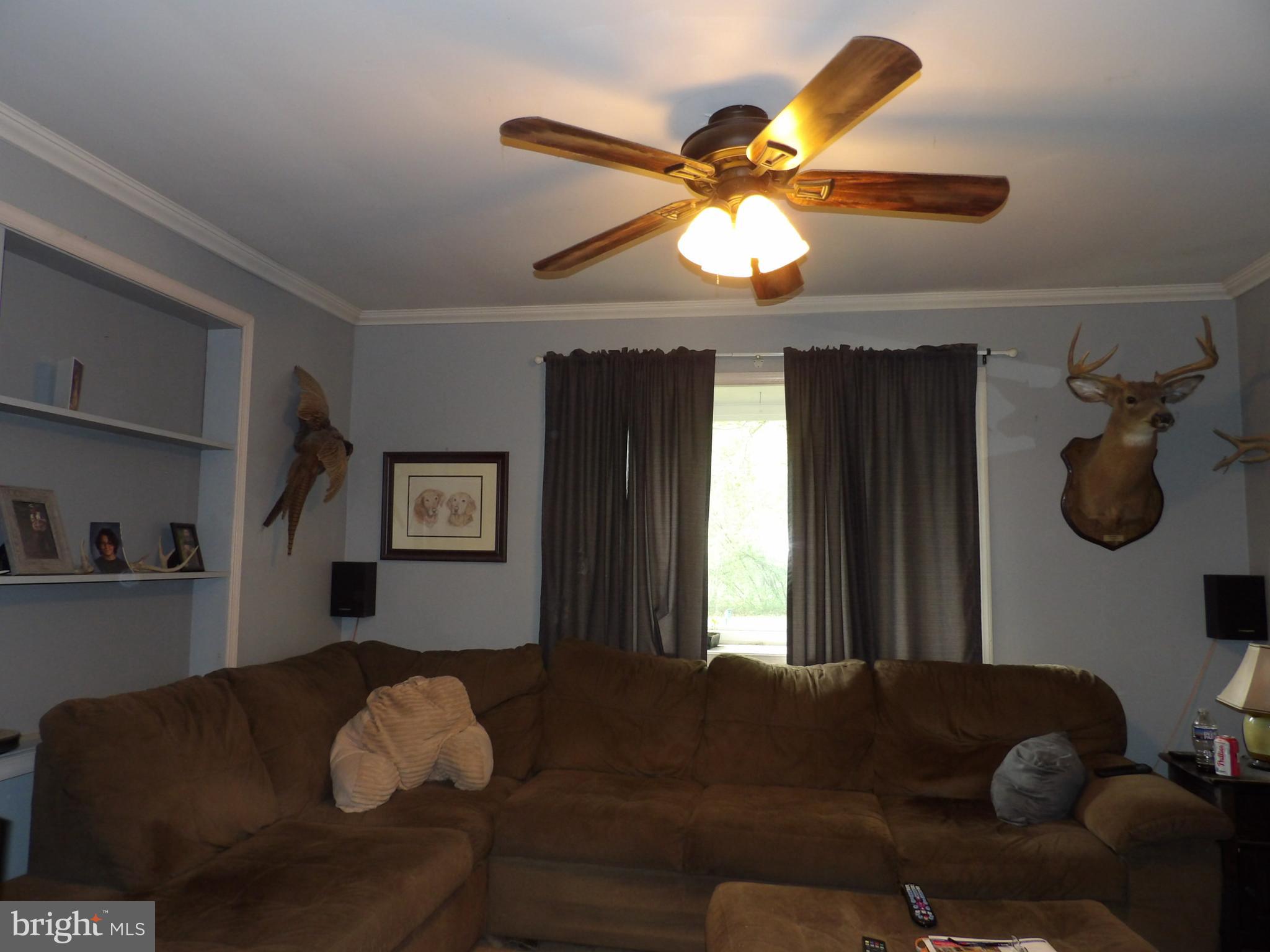150 Suedberg Road Pine Grove, PA 17963 - Photo 14 of 33 Living room