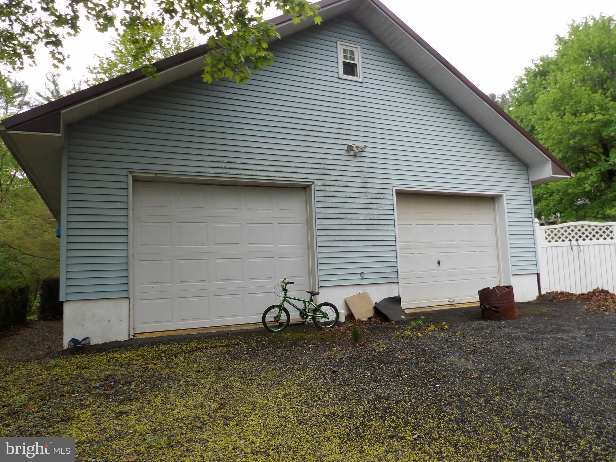 150 Suedberg Road Pine Grove, PA 17963 - Photo 7 of 33 2 car garage