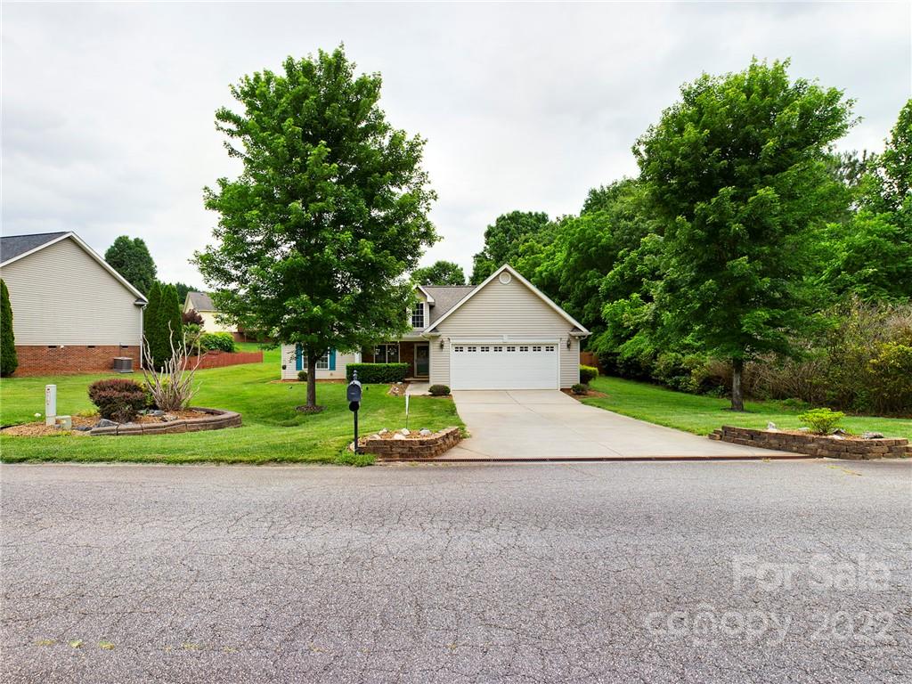 1839 Piper's Ridge Circle Northwest Conover, NC 28613 - Photo 3 of 24 Gallery Image 3