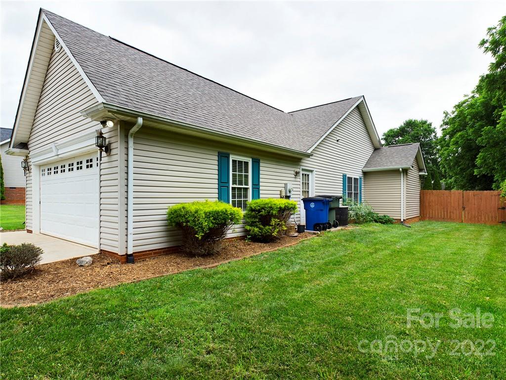 1839 Piper's Ridge Circle Northwest Conover, NC 28613 - Photo 5 of 24 Gallery Image 5