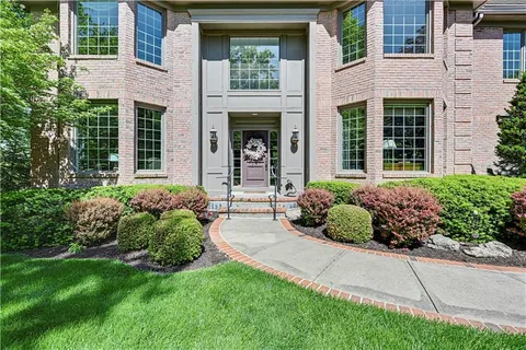 $2,000,000 | 60 Dundee Court, Loch Lloyd, MO 64012