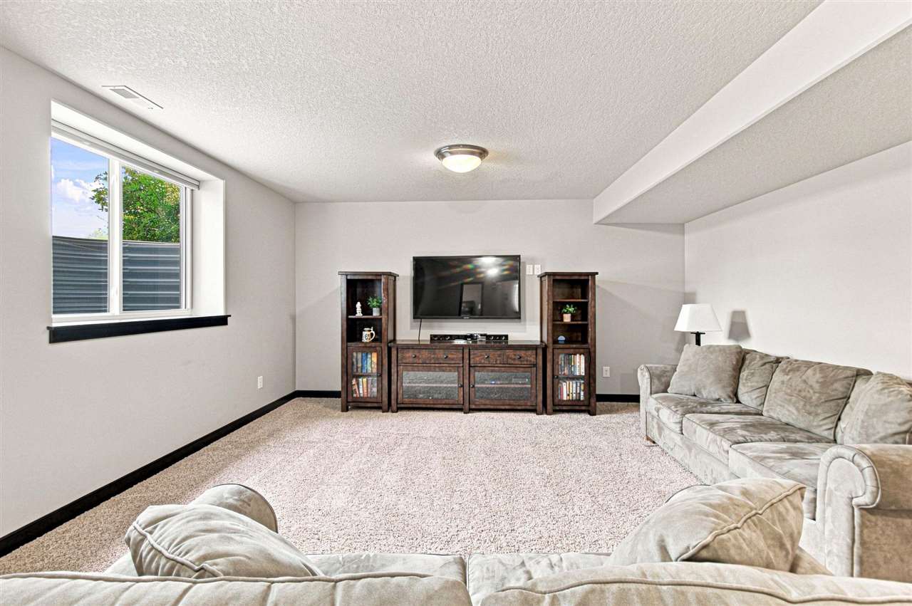 806 Wood Lily Road Solon, IA 52333 - Photo 40 of 52 Gallery Image 40