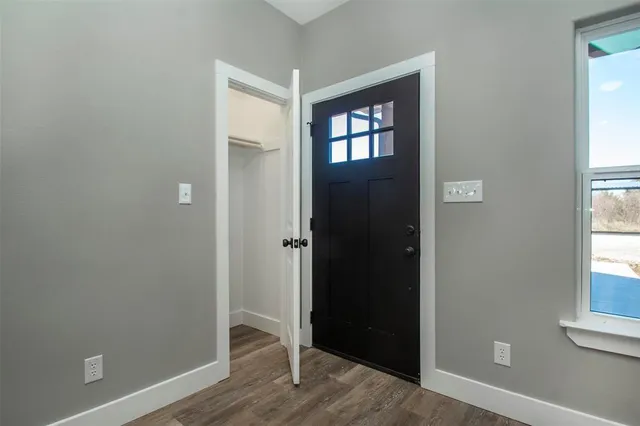 $1,300 | 20494 Us Highway, Unit C, Whitesboro, TX 76273