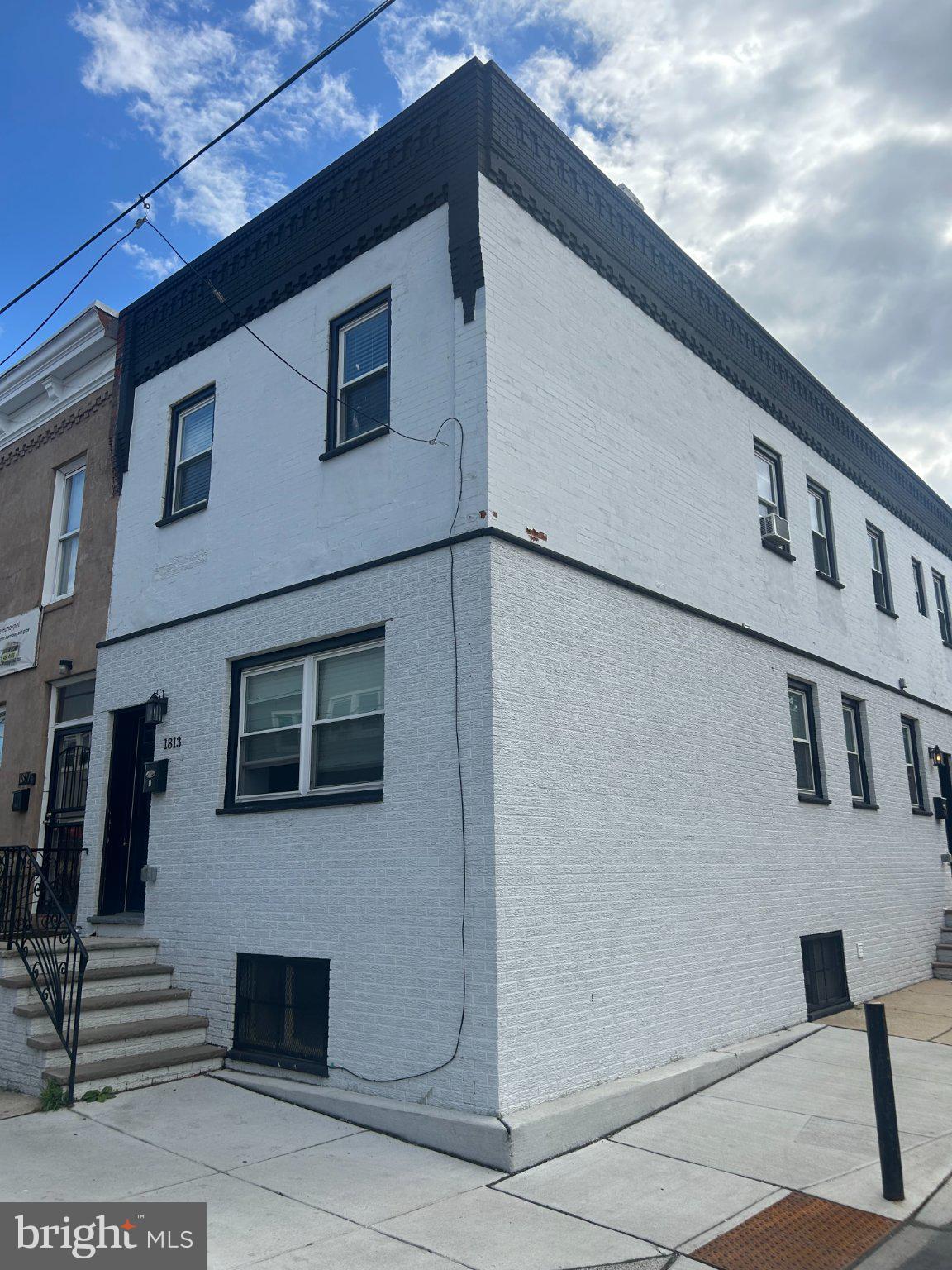 Charming urban duplex with character.