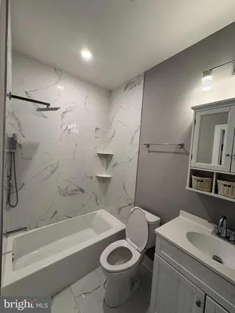 $2,000 | 1813 South 23rd Street, Unit 2, Philadelphia, PA 19145