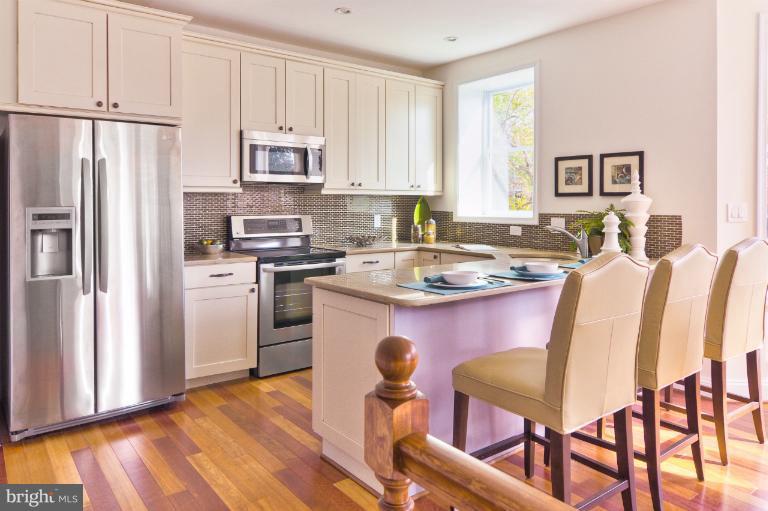 301 R Street Northwest, Unit 1 Washington, DC 20001 - Photo 1 of 17 Kitchen
