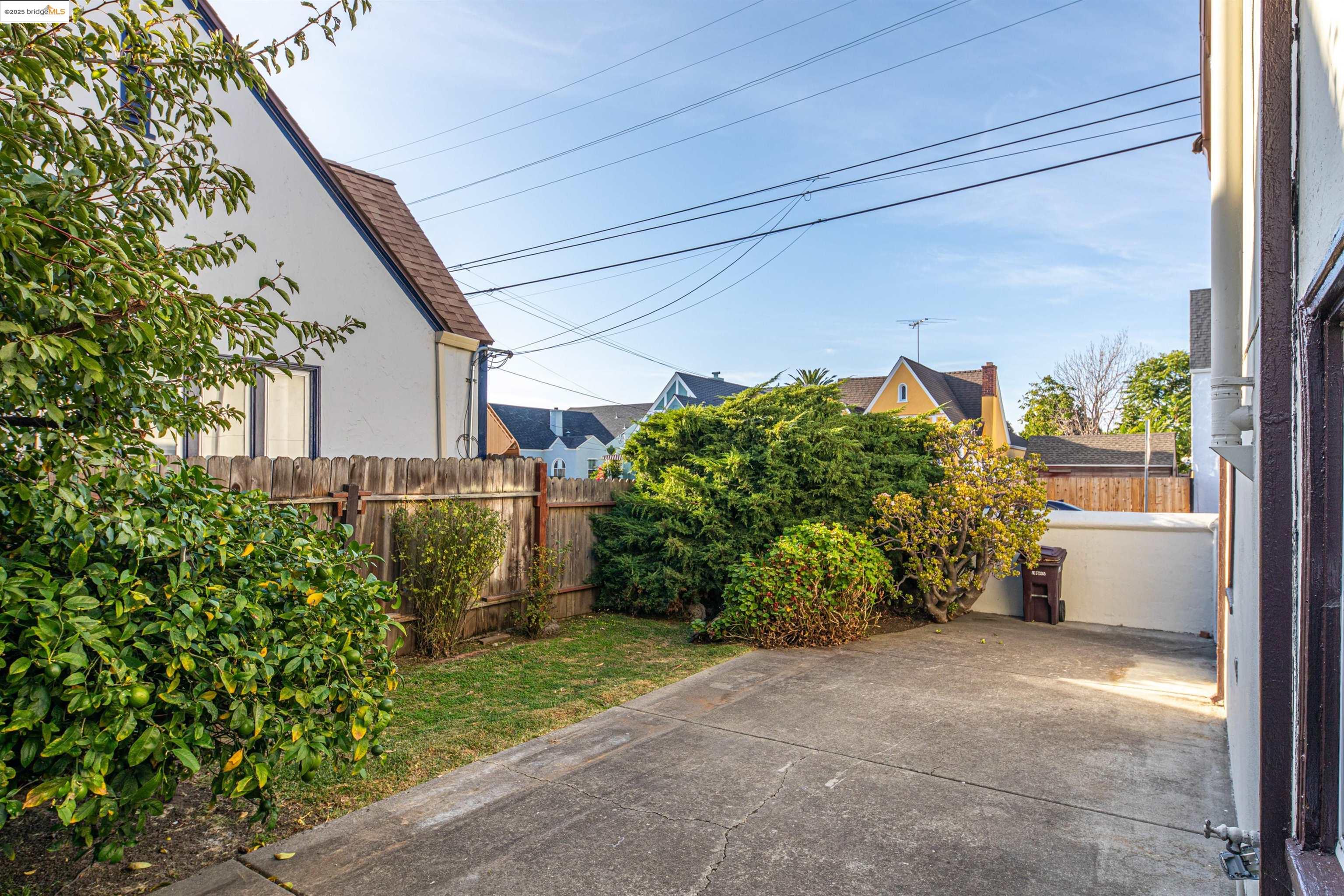 7601 Holly Street Oakland, CA 94621 - Photo 51 of 51 a view of a back yard