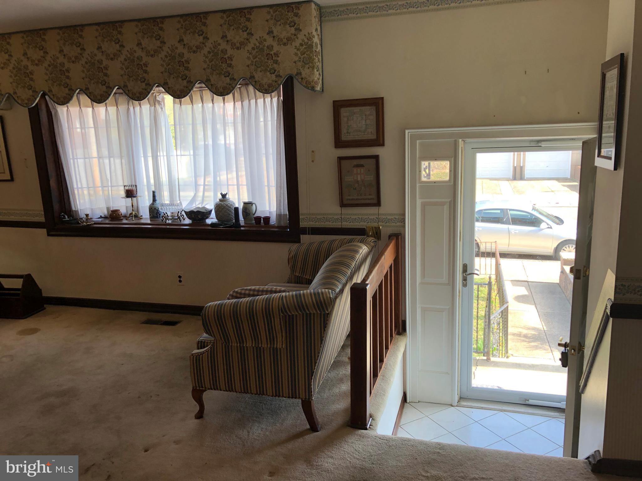 12803 Elnora Road Philadelphia, PA 19154 - Photo 5 of 47 Foyer Entry/Living Room