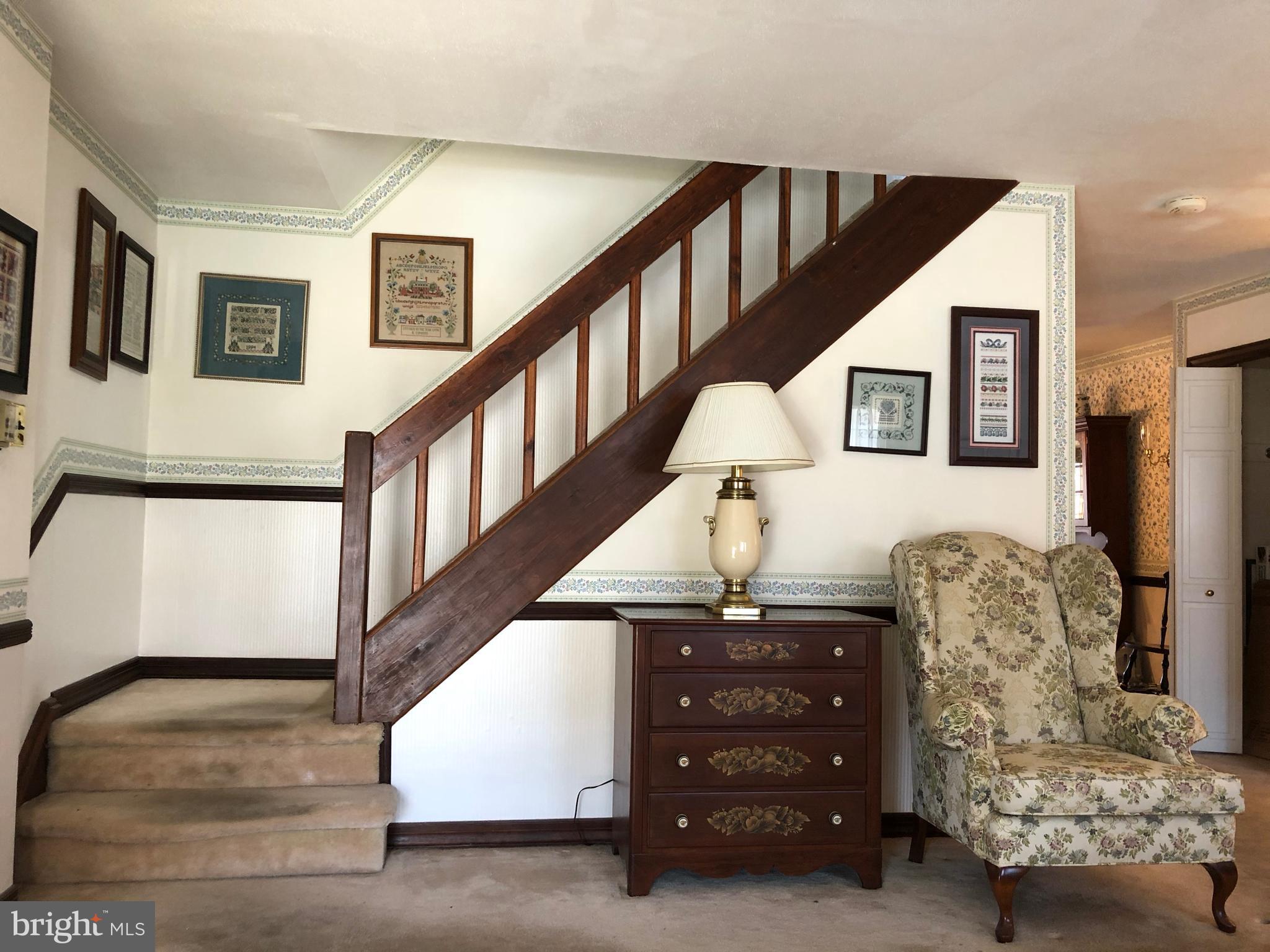 12803 Elnora Road Philadelphia, PA 19154 - Photo 8 of 47 Living Room/Stairway