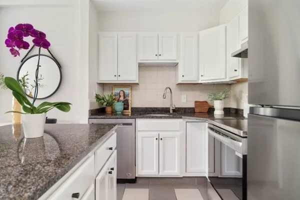 $2,800 | 29 Concord Avenue, Unit 704, Cambridge, MA 02138