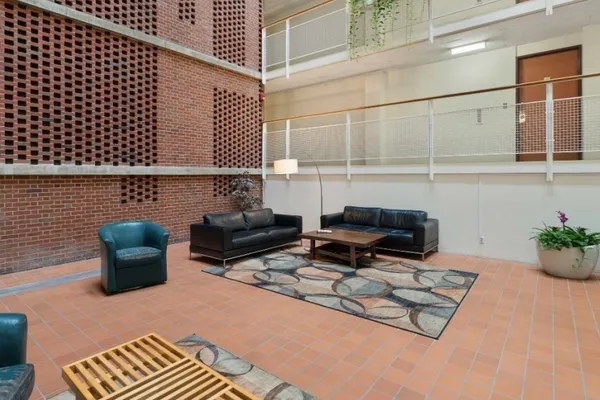 $2,800 | 29 Concord Avenue, Unit 704, Cambridge, MA 02138