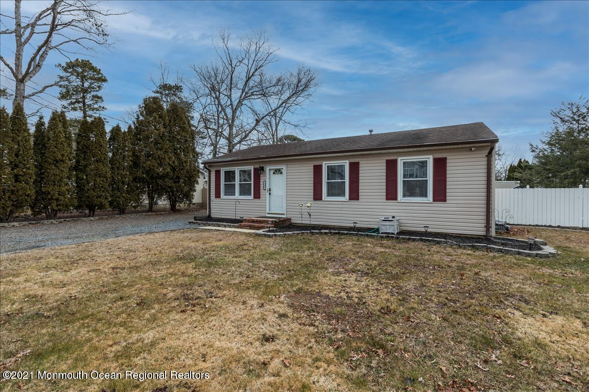 132 Bowsprit Road Manahawkin, NJ 08050 - Photo 1 of 20 132BowspiritRd0006