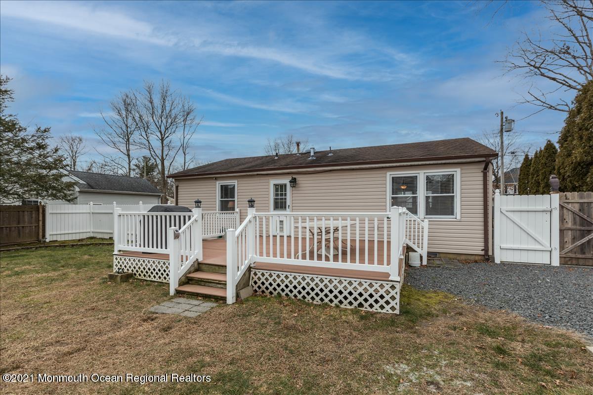 132 Bowsprit Road Manahawkin, NJ 08050 - Photo 17 of 20 132BowspiritRd0039