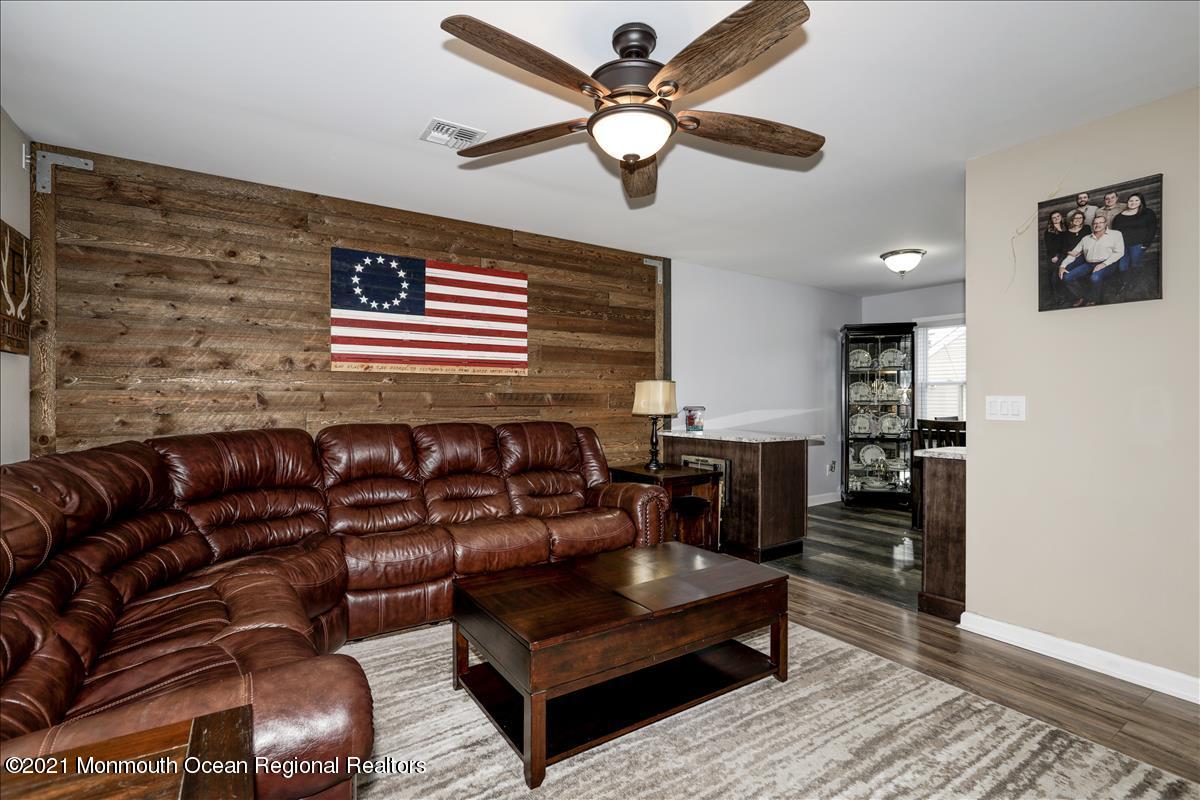132 Bowsprit Road Manahawkin, NJ 08050 - Photo 6 of 20 132BowspiritRd0028