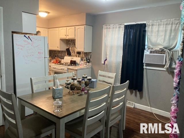 230 South Wesley Street Springfield, IL 62703 - Photo 3 of 16