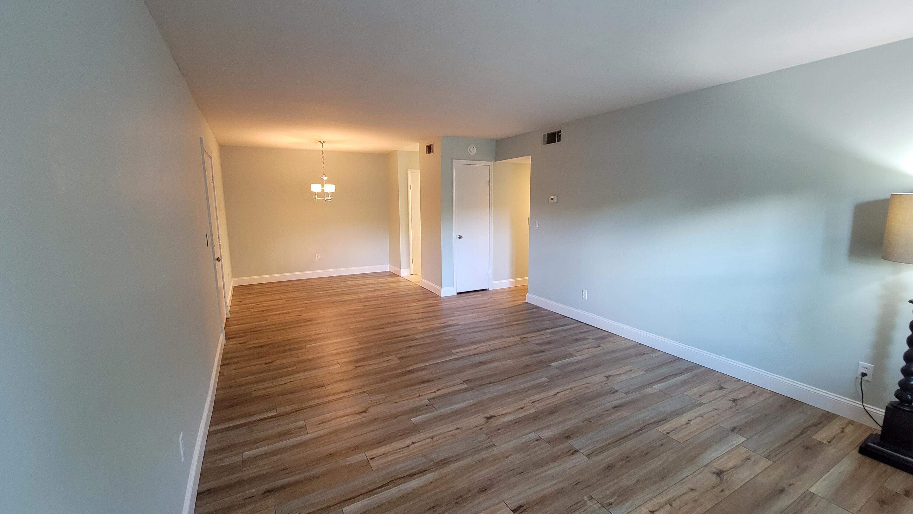 21 Rivers Point Row, Unit 4D Charleston, SC 29412 - Photo 4 of 15 LR and Dining